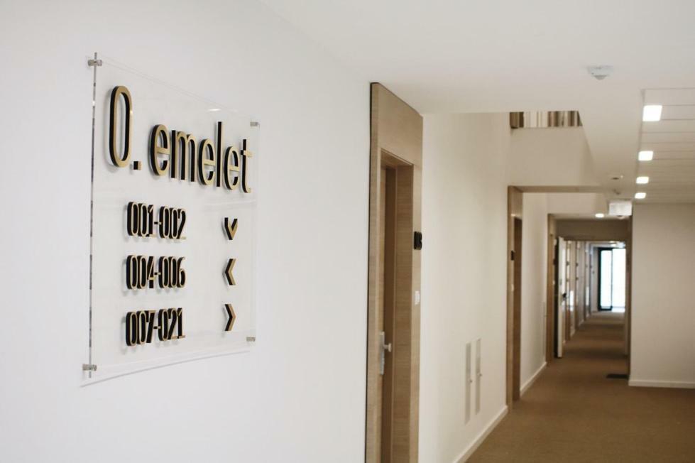 Corvin Holiday Apartments Hotel Budapeste Exterior foto