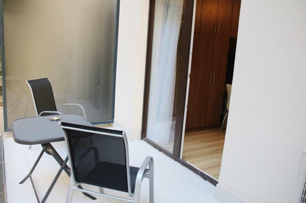 Corvin Holiday Apartments Hotel Budapeste Exterior foto