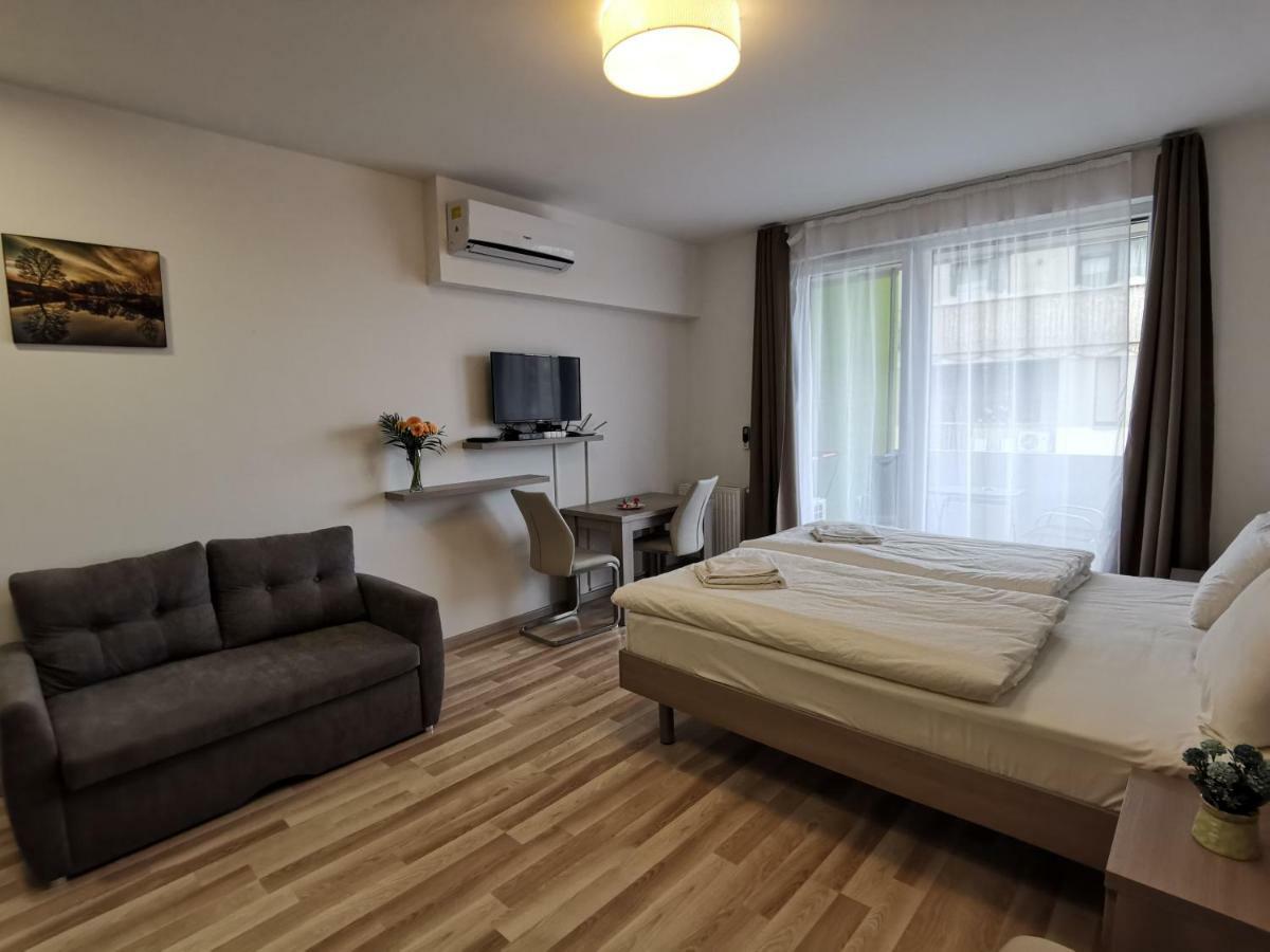 Corvin Holiday Apartments Hotel Budapeste Exterior foto